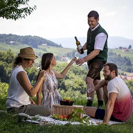 Ratscher Wein- Und Wellbeinghotel Ratsch an der Weinstraße