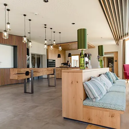 Hotel Ratscher Wein- Und Wellbeinghotel