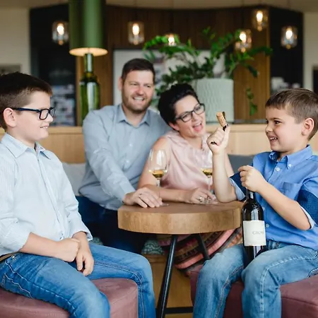 Hotel Ratscher Wein- Und Wellbeinghotel Ratsch an der Weinstraße