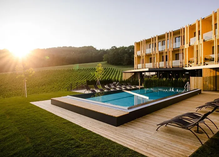 Ratscher Wein- Und Wellbeinghotel فندق