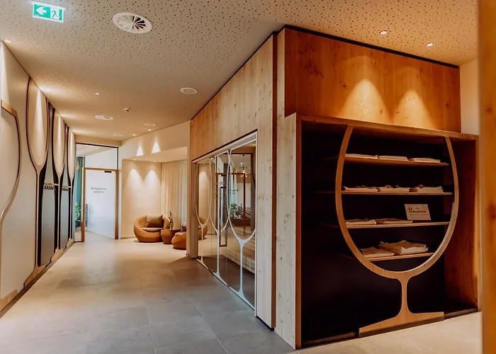 Ratscher Wein- Und Wellbeinghotel فندق