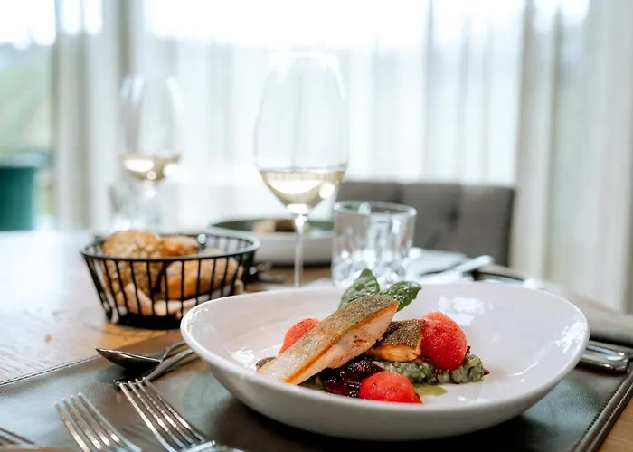 Hotell Ratscher Wein- Und Wellbeinghotel Ratsch an der Weinstraße