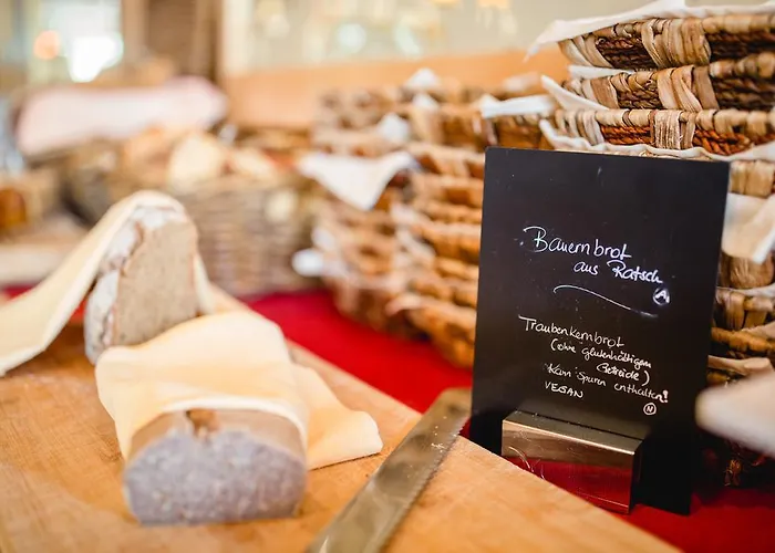 Hotell Ratscher Wein- Und Wellbeinghotel Ratsch an der Weinstraße