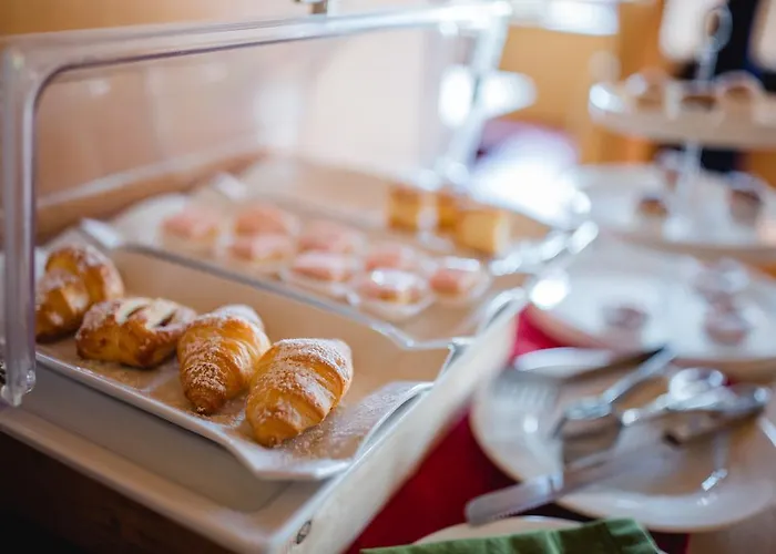 Ratscher Wein- Und Wellbeinghotel فندق Ratsch an der Weinstraße