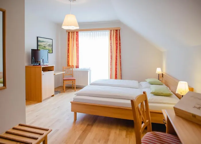 Ratscher Wein- Und Wellbeinghotel מלון 3*