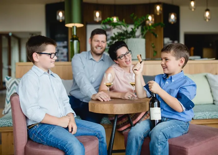 فندق Ratscher Wein- Und Wellbeinghotel Ratsch an der Weinstraße